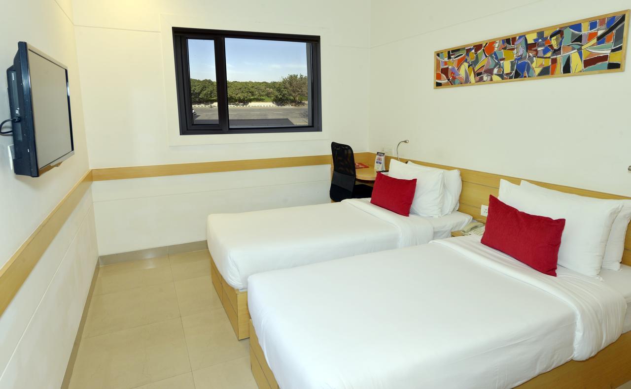 Red Fox Hotel, Chandīgarh 外观 照片